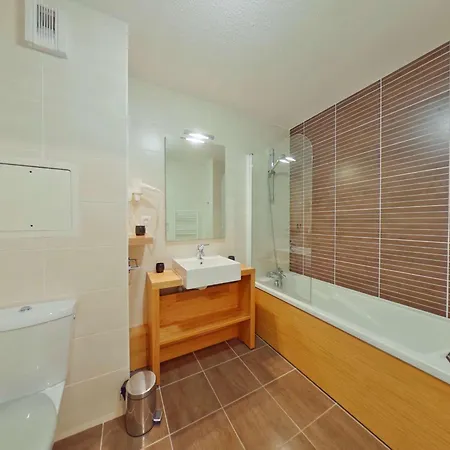 Avec Piscine Et Jacuzzi Aux Saisies, Proche Du Centre, 2 Etoiles, 3 Pers. - Fr-1-594-143 *